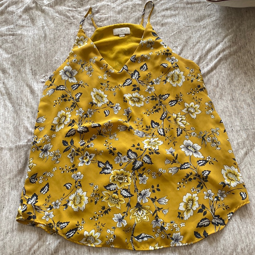 Tank Top Flower, Flowy, Thin Straps Size Medium